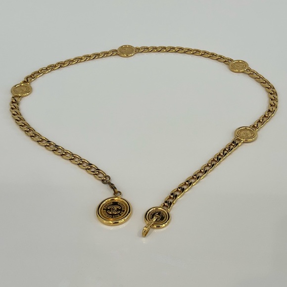 CHANEL ICONIC GOLD METAL CHAIN CC MEDALLION ADJUSTABLE BELT - Picture 12 of 17